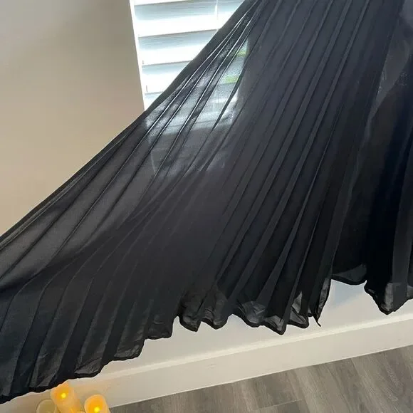 Long black skirt  great quality fabric and brand - Picture 3 of 4